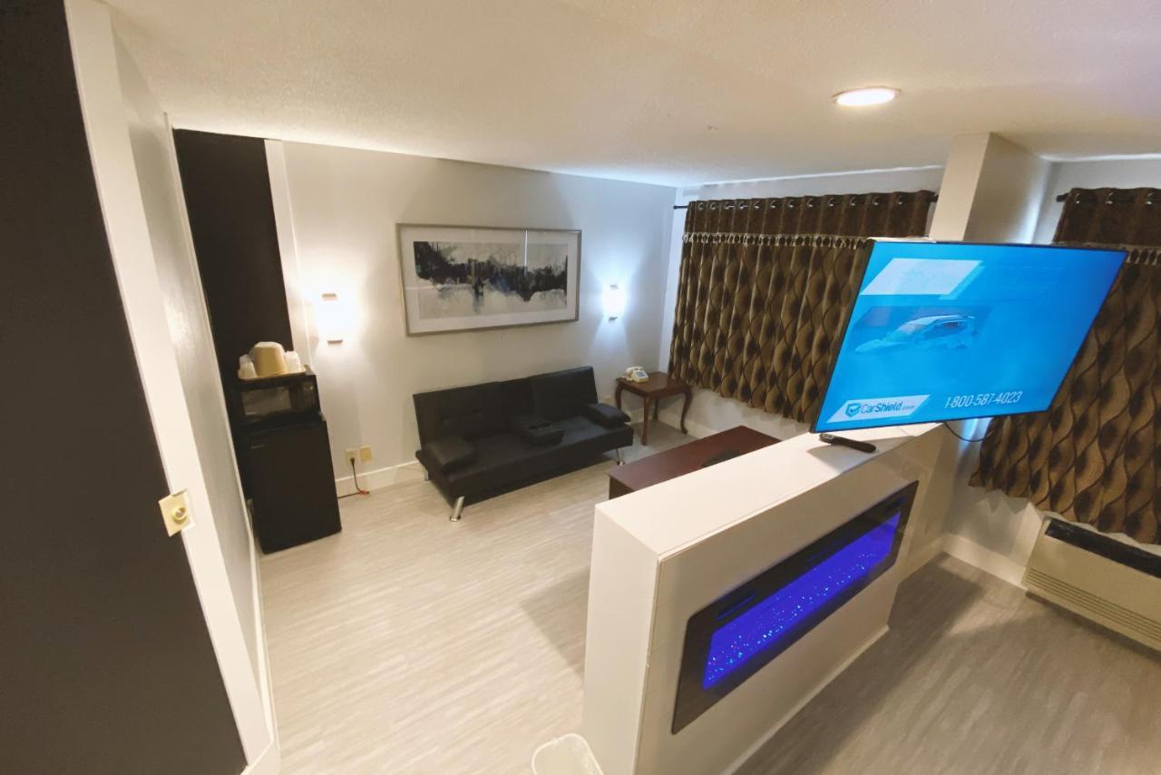 Coratel Inn & Suites By Jasper Hastings מראה חיצוני תמונה