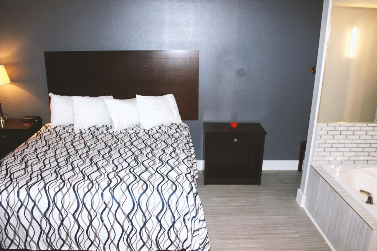 Coratel Inn & Suites By Jasper Hastings מראה חיצוני תמונה