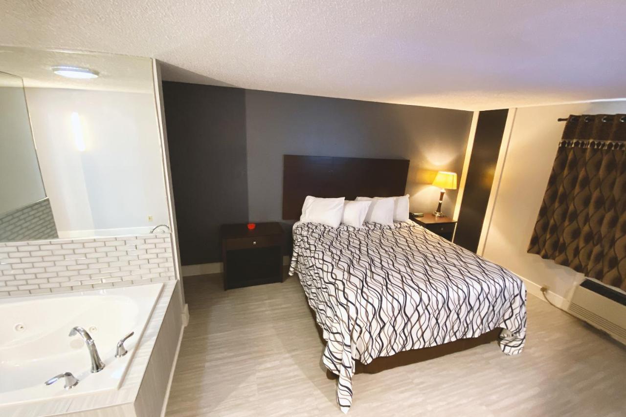 Coratel Inn & Suites By Jasper Hastings מראה חיצוני תמונה