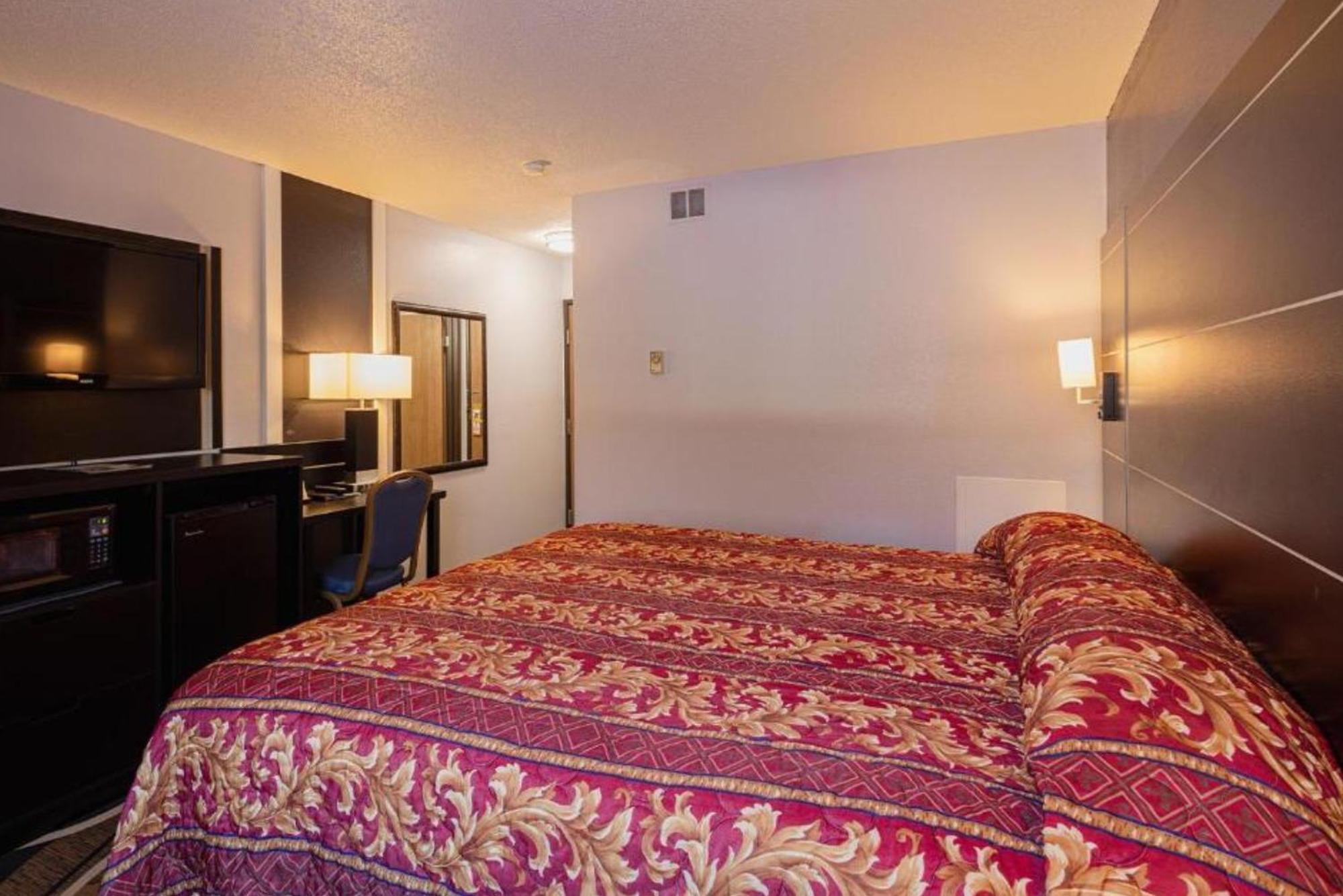 Coratel Inn & Suites By Jasper Hastings מראה חיצוני תמונה