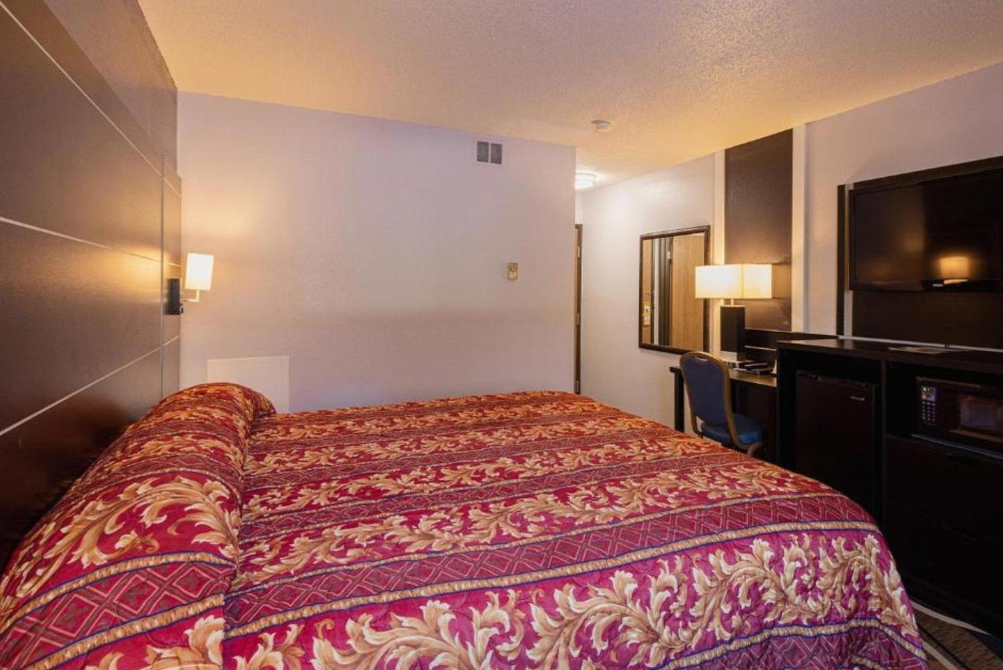 Coratel Inn & Suites By Jasper Hastings מראה חיצוני תמונה